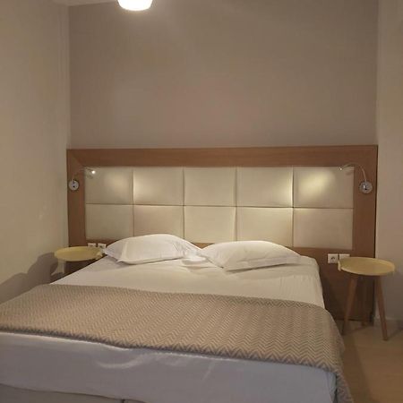 Villa Roussa City Center Fira  Bagian luar foto
