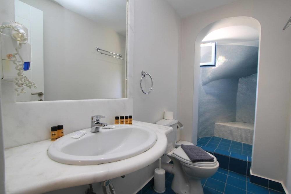 Villa Roussa City Center Fira  Bagian luar foto