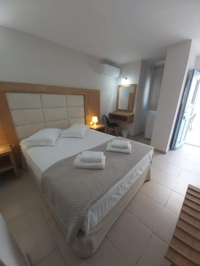 Villa Roussa City Center Fira  Bagian luar foto