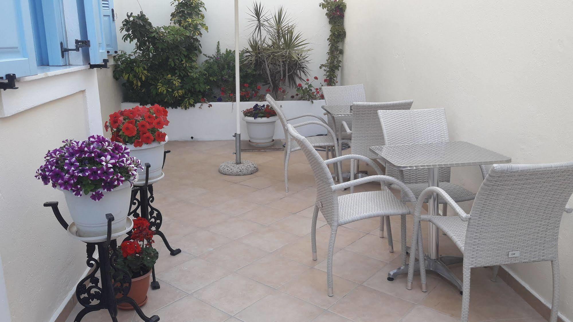 Villa Roussa City Center Fira  Bagian luar foto